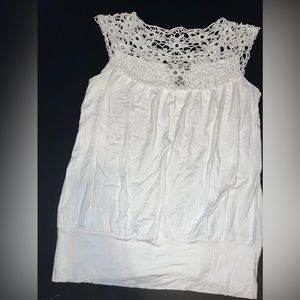 Kenar White Lace Top Sleeveless Top with band at waist Size Small EUC